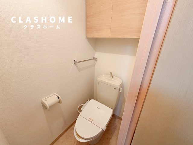 トイレ　同物件の別部屋になります。