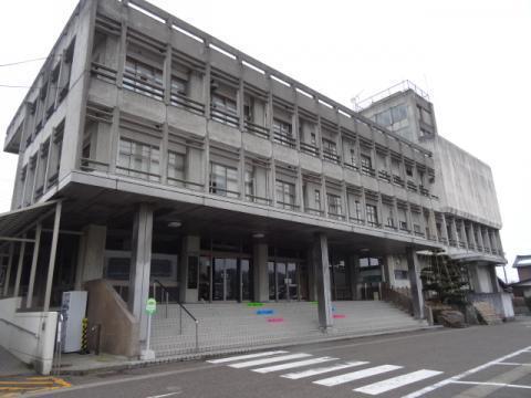 役所　三条市役所（役所）まで290m