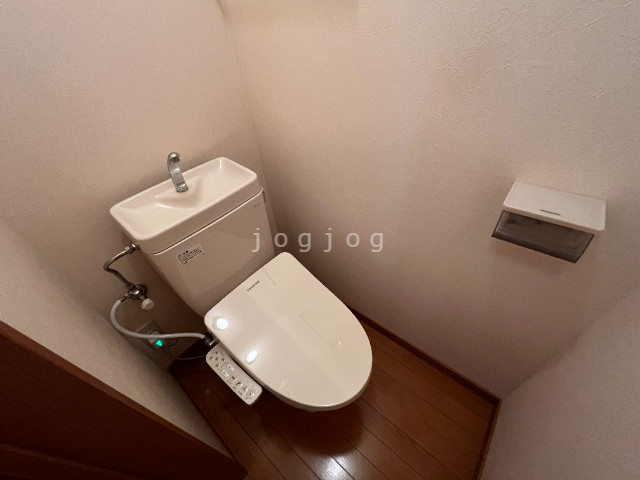 トイレ　温水洗浄便座付き