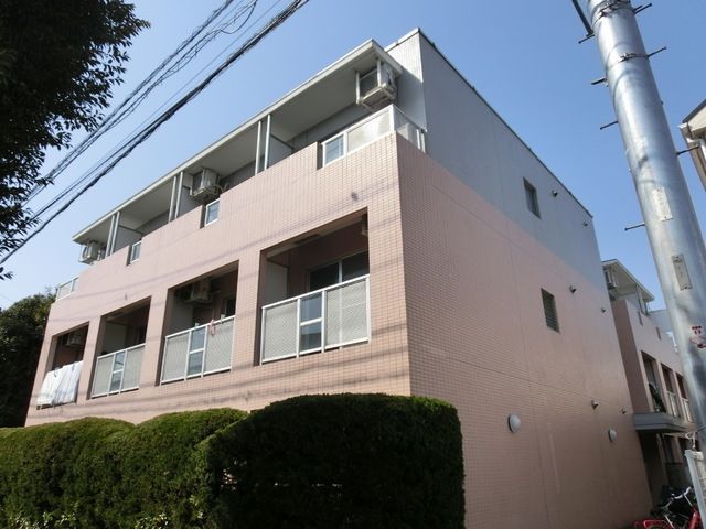 建物外観　★千歳船橋駅徒歩8分・鉄筋コンクリート造のマンションです★