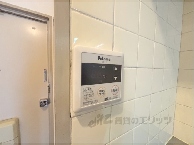 その他設備　給湯器リモコン