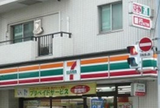 コンビニ　セブンイレブン荏原4丁目店（コンビニ）まで72m