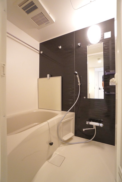 バス・シャワールーム　※写真は同タイプ住戸です。