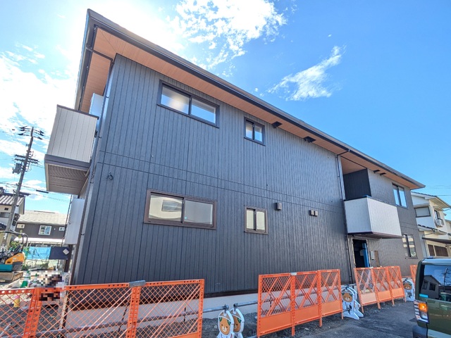 建物外観　建築中