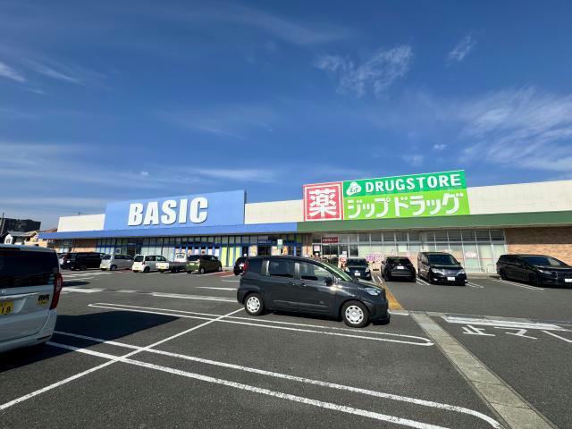 スーパー　ベーシック一身田店（スーパー）まで852m