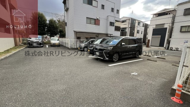 駐車場　駐車場完備です