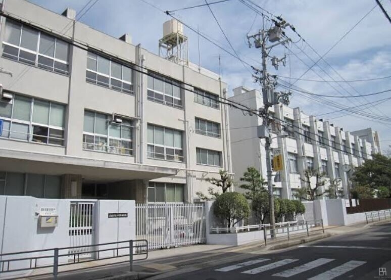 中学校　大阪市立加賀屋中学校（中学校）まで351m
