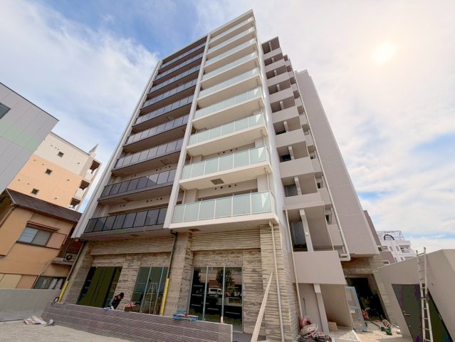 建物外観　存在感のある外観は落ちついた色合いで、堂々としていますね。