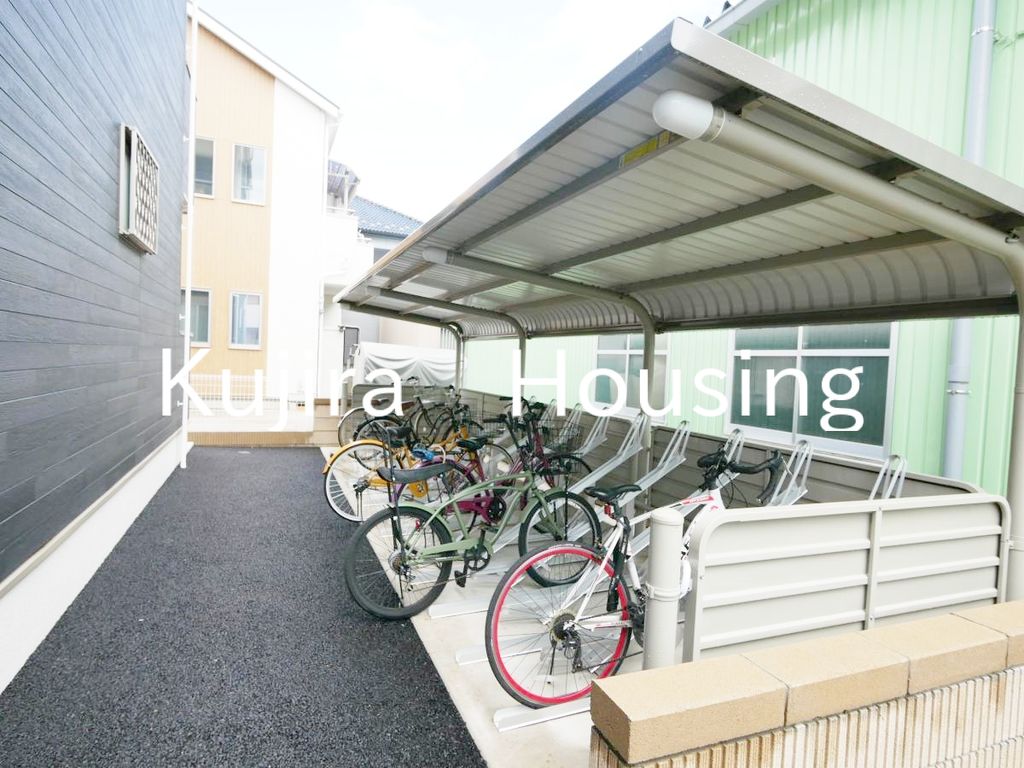 その他共有部分　★雨の日も安心の屋根付き駐輪場★