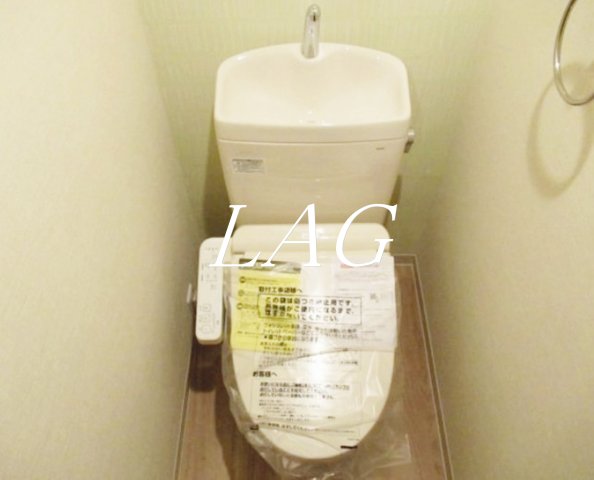 ＪＲ中央線 三鷹駅 徒歩6分 9階建 築41年のトイレ写真