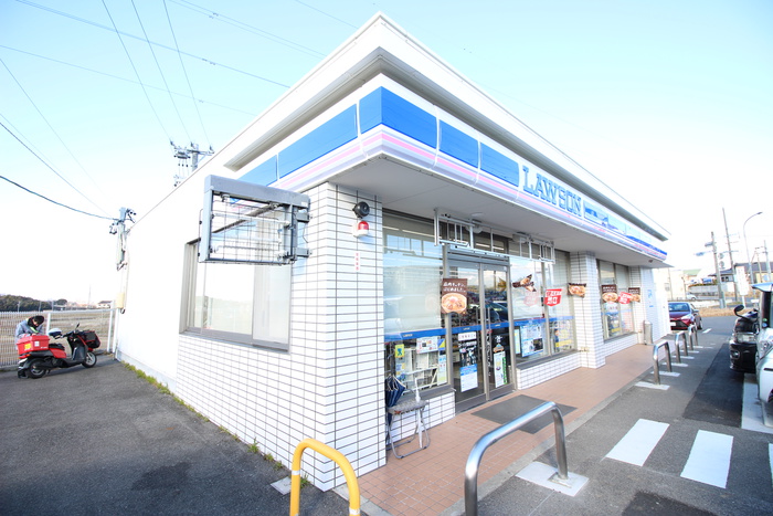 コンビニ　ローソン（コンビニ）まで400m