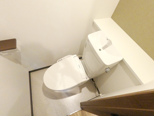 トイレ　ウォシュレットを設置、綺麗なトイレです