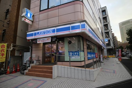コンビニ　ローソン 恵比寿三丁目店（コンビニ）まで385m