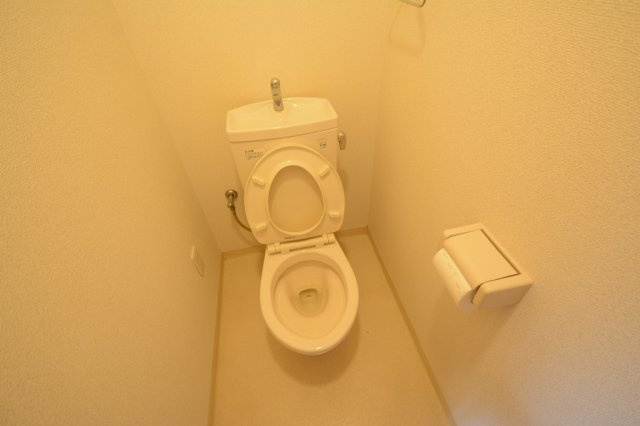 トイレ　バストイレ別です☆