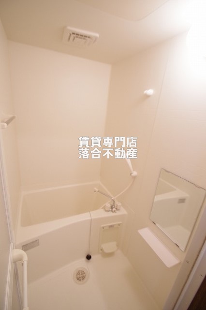 バス・シャワールーム　コンパクトで使いやすいお風呂