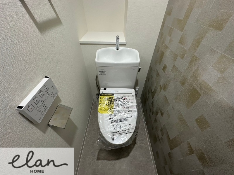 プレサンスNEO新深江リュミエルのトイレ写真