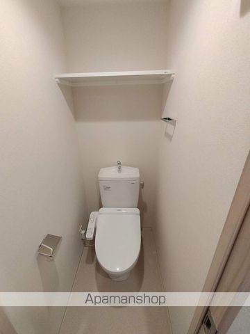 地下鉄御堂筋線 西中島南方駅 徒歩7分 10階建 築5年のトイレ写真
