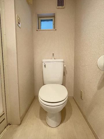 地下鉄箱崎線 貝塚駅 徒歩11分 2階建 築17年のトイレ写真