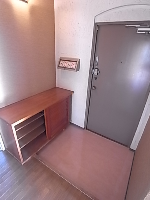 阪急今津線 甲東園駅 徒歩19分 5階建 築49年の玄関写真