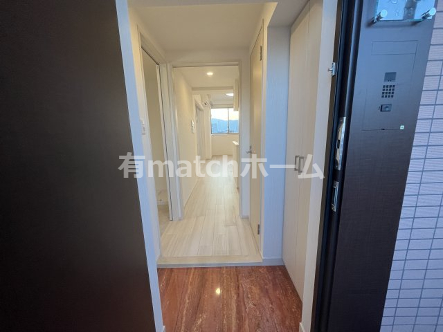 玄関　(参考)同マンション同間取り他部屋の写真