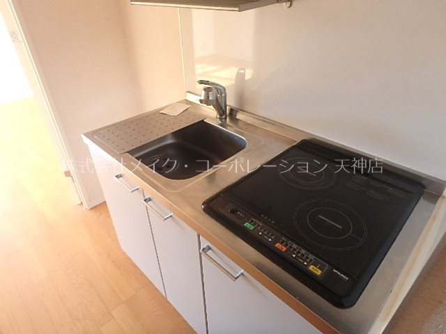 キッチン　実際のお部屋はこの写真の反転タイプとなります。