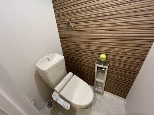 上越新幹線 長岡駅 3階建 築12年のトイレ写真
