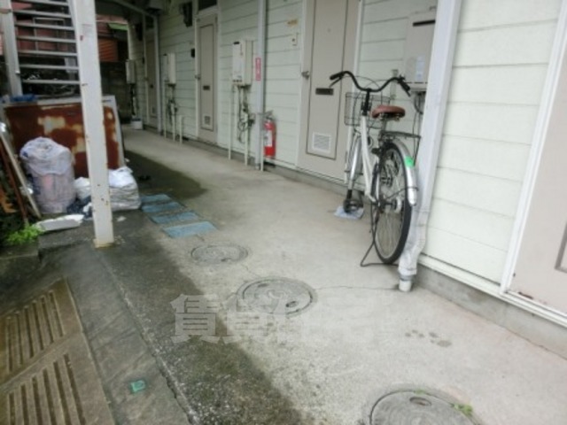 ＪＲ中央線 武蔵境駅 バス乗車時間：10分 最寄りバス停で下車 徒歩2分 2階建 築37年の外観写真