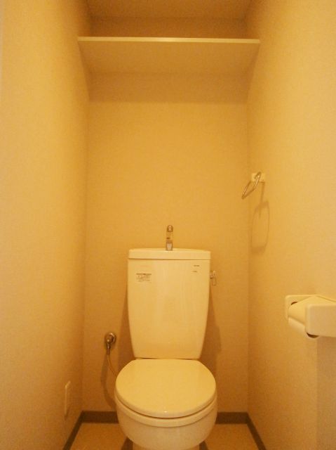 ＪＲ東西線 海老江駅 徒歩1分 7階建 築16年のトイレ写真