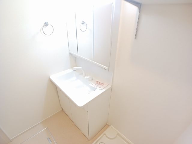 ホームタウン新田Iの内装写真