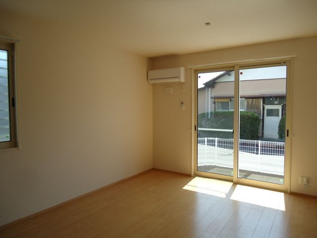 SOUTH HILLS GARDENSの居間写真