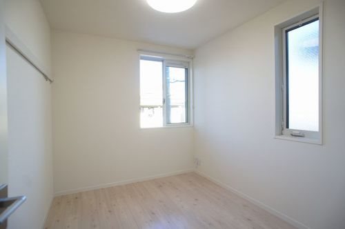 その他設備　同建物の別部屋の写真です。