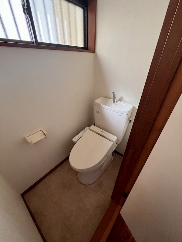 藤原貸家のトイレ写真