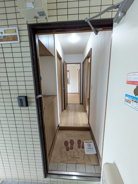玄関　★玄関入り口からの眺め★