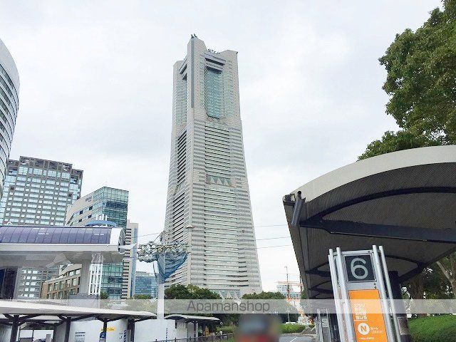 ショッピングセンター　ランドマークプラザインフォメーション（ショッピングセンター）まで584m