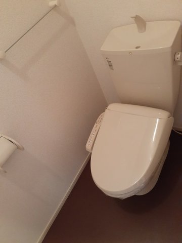 トイレ　清潔感のあるトイレです