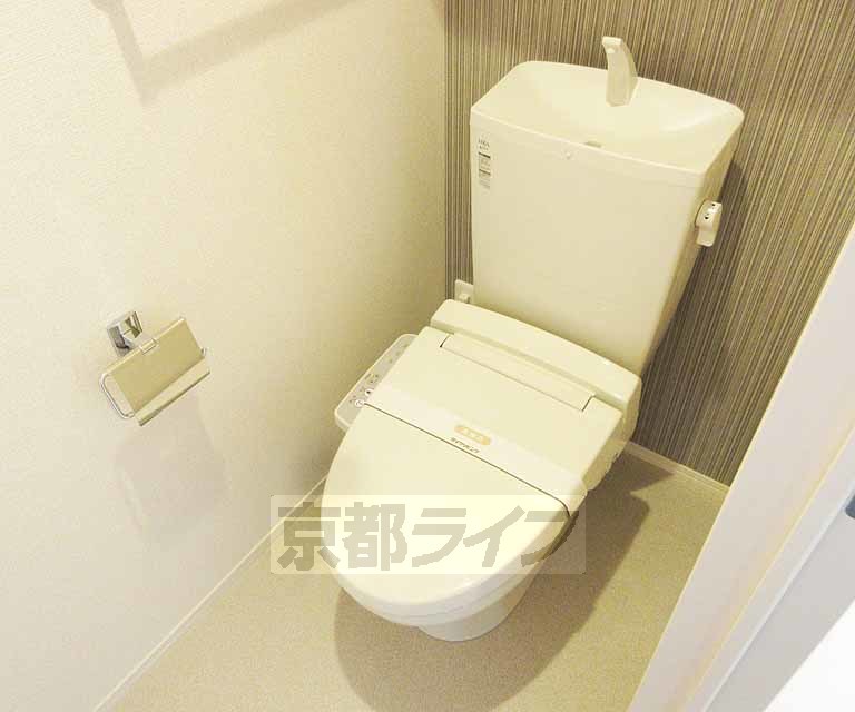 トイレ　嬉しいウォシュレット付です！