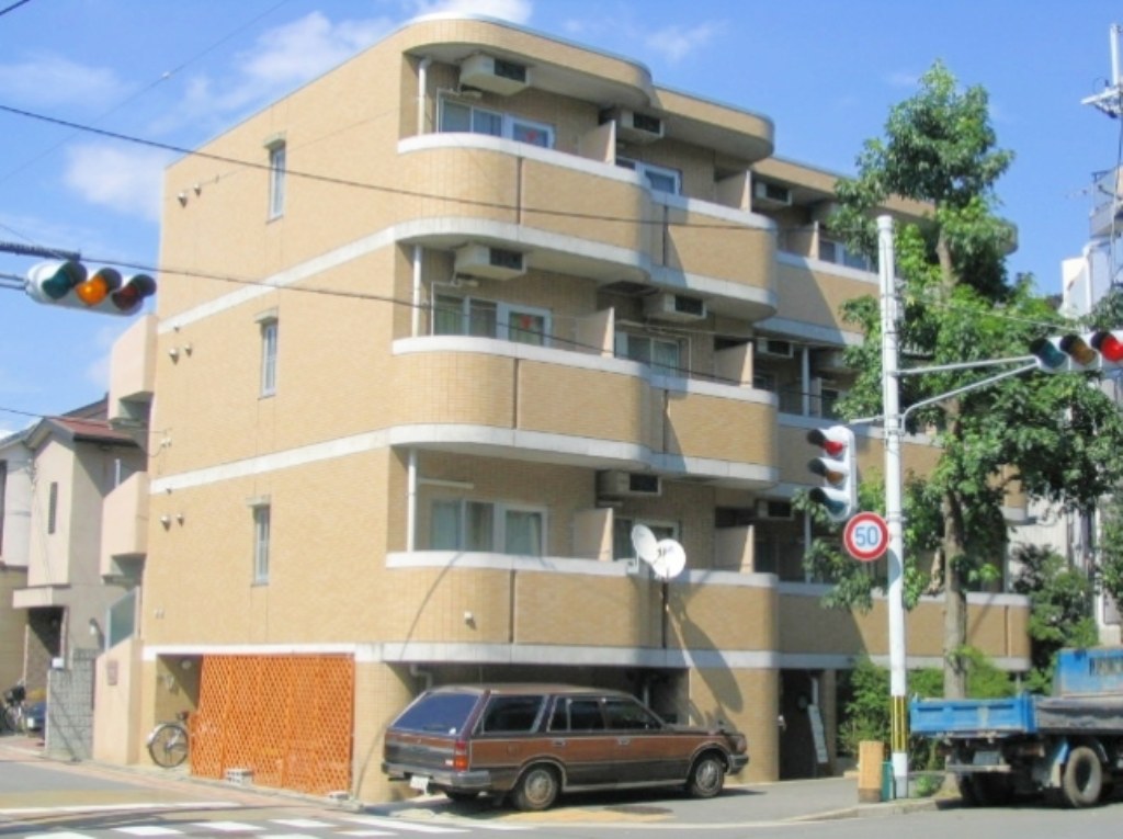建物外観　紫明通り沿いのマンションです☆