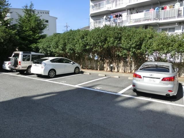 駐車場　敷地内駐車場