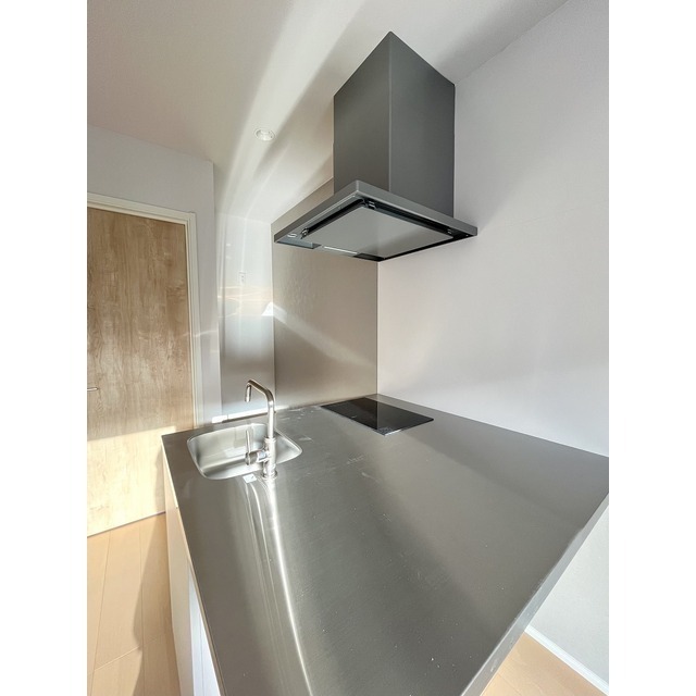 キッチン　同間取りＡ棟の写真となります。