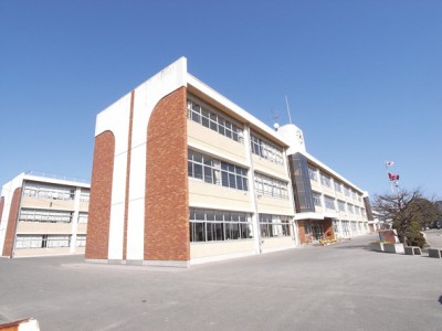 小学校　戸祭小（小学校）まで600m