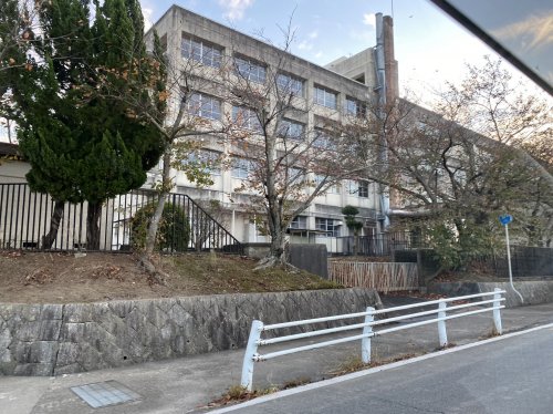 中学校　光陽中学校（中学校）まで1955m