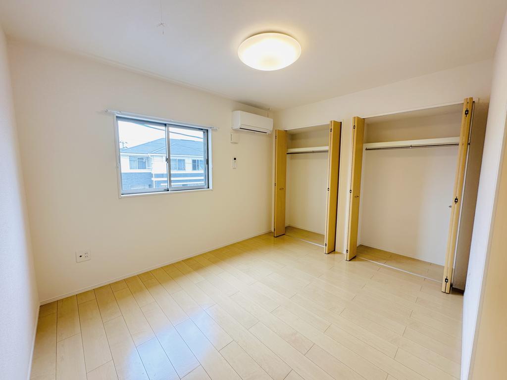 その他　北側の洋室です