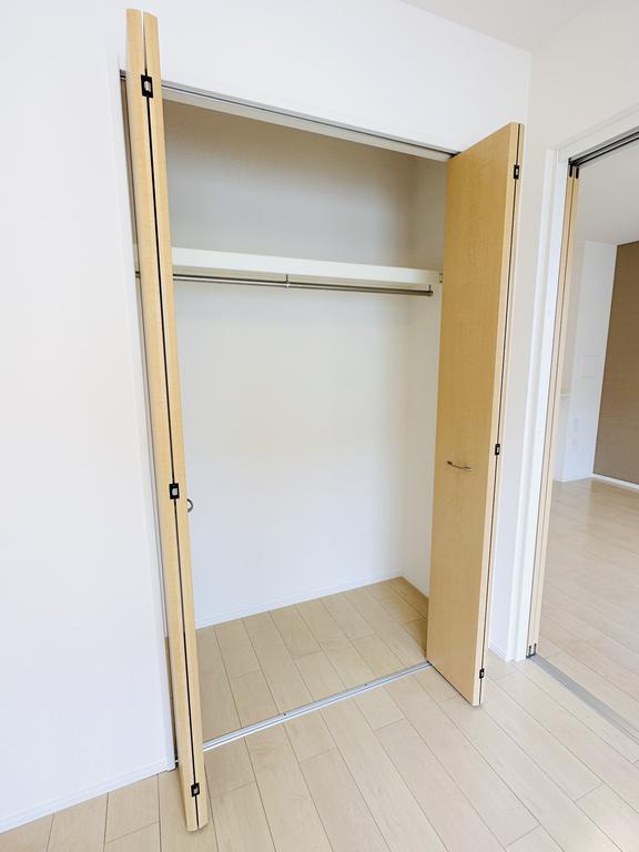 収納　南側洋室の収納