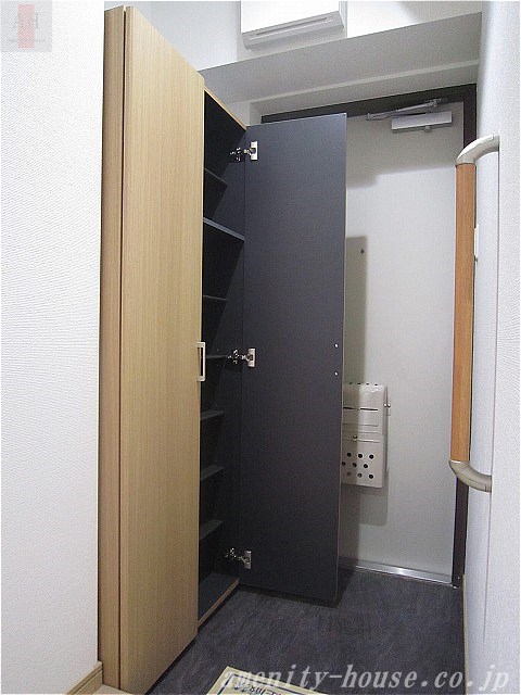 玄関　※同建築会社施工例（現況優先）参考までにご覧ください。