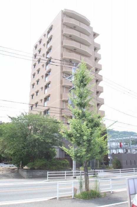 那珂川市片縄のマンションの建物外観