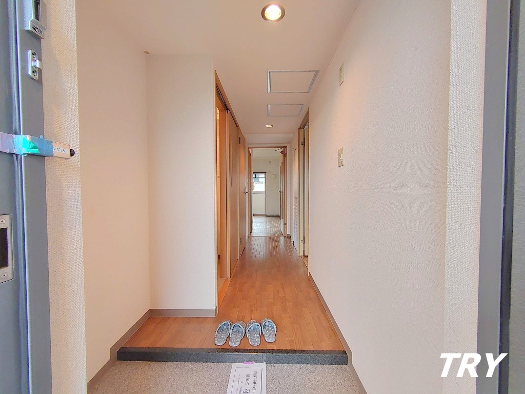 玄関　広々玄関