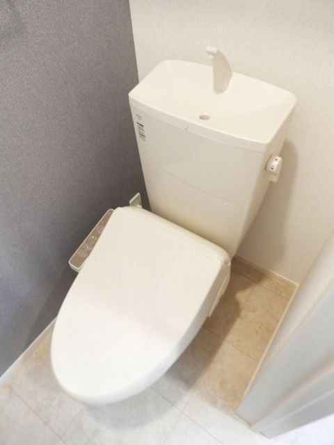 【益田市かもしま北町のアパートのトイレ】