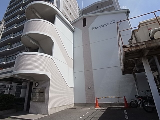 【大和高田市北本町のマンションの建物外観】