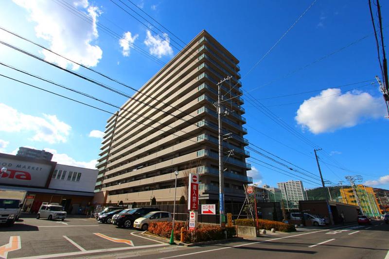 高松市楠上町のマンションの建物外観