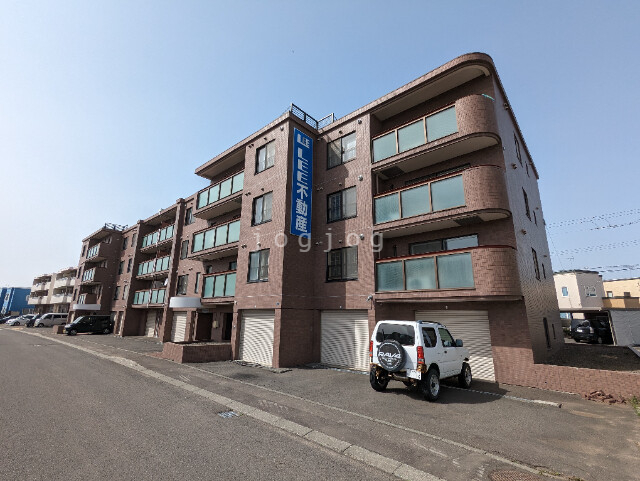 札幌市北区篠路八条のマンションの建物外観